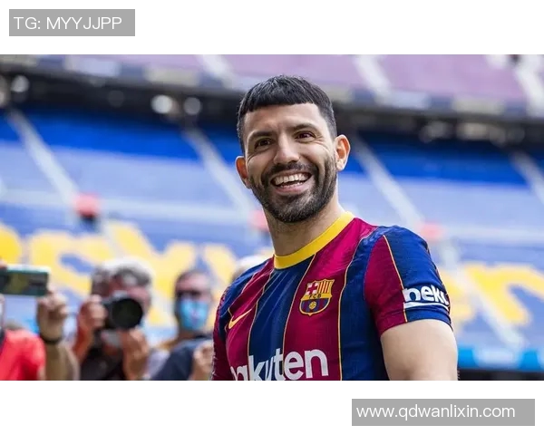 独特风格与个性魅力并存的足球明星盘点与分析