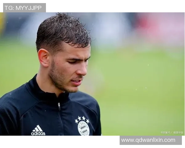 足球明星女友意外踢球被抓引发热议网友纷纷猜测背后故事 足球明星女友意外踢球被抓引发热议网友纷纷猜测背后故事