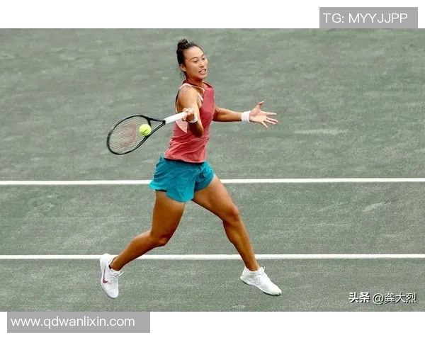 头像女真人足球明星图展现运动魅力与时尚风采的完美结合