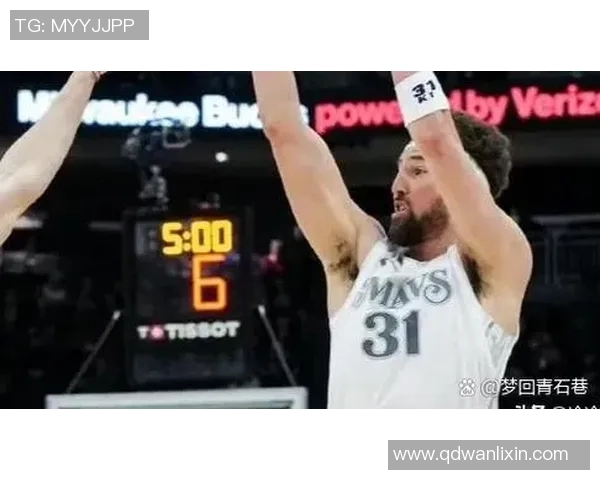 假扮篮球明星上场打球引发热议球迷反应各异的趣味故事